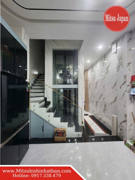 Mẫu thang máy 250kg nhập khẩu nguyên chiếc, thiết kế sang trọng, vận hành êm