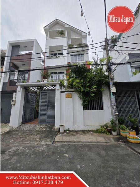 Thang máy nhà cải tạo giúp di chuyển thuận tiện và an toàn hơn trong nhà phố cũ